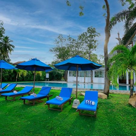 Diya Dahara Lake Resort Yala Exterior foto