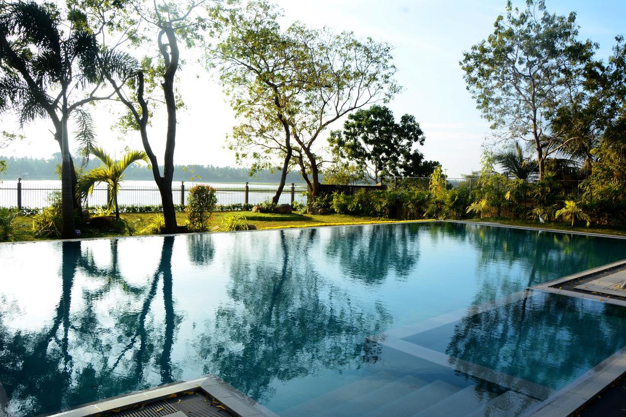 Diya Dahara Lake Resort Yala Exterior foto